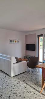 Haut de villa 3 chambres climatisation, wifi , terasse et jardin - Tolone - 7