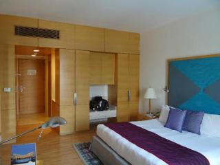 Hotel De GL Suites Near Airport - New Delhi - 2