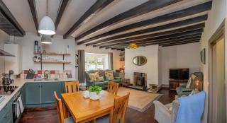 Fabulous Village Retreat - Pub - Log Burner - Patio Nook - Newton Aycliffe - 0