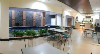 Hotel Vanna Angeles City Pampanga by RedDoorz - Ángeles - 6