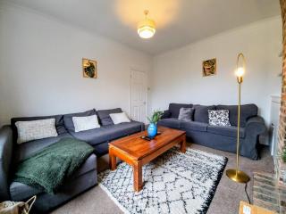 Furnished 4BR Home - Fast WiFi, Washer & Kitchen - Brighton & Hove - 2