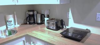 Private & Beautifully Finished Basement Suite, SW Edmonton - Edmonton - 9