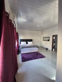 Sally Springs Apartments - Livingstone - 6