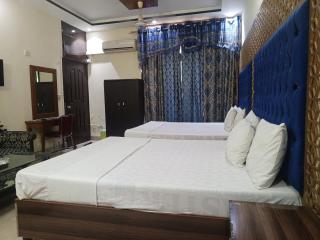 AK Hotel Of Guest House - Lahore - 6