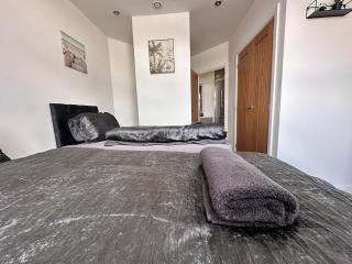 A&J Properties 2 Bed Apartment Netflix&Prime - Moffat - 1