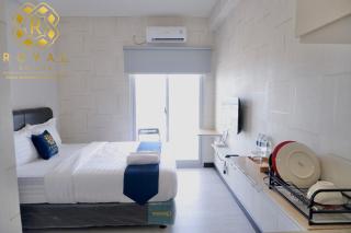 Royal Suites Studio 30ZY - Citra Plaza Nagoya Apartment - Jodoh - 1