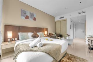 Serene Palm Studio - Rooftop Infinity Pool & Private Beach Access - 3