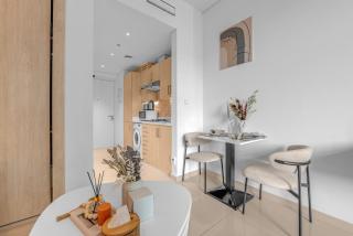 Serene Palm Studio - Rooftop Infinity Pool & Private Beach Access - 1