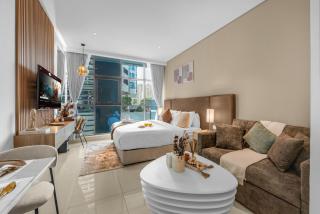 Serene Palm Studio - Rooftop Infinity Pool & Private Beach Access - 8