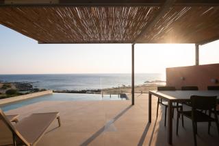 Casa Tarrha- Beachfront Villa with Heated Pool - Livadia - 3