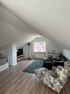 Sonnige Dachgeschosswohnung - Niederdorla - 3