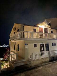 Apartmani Roko - Okrug Donji - 9