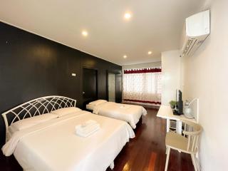 White Lodge Hotel Bangkok - 1