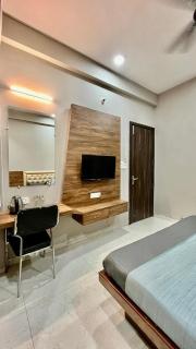 Hotel Ivanna - Indore - 8