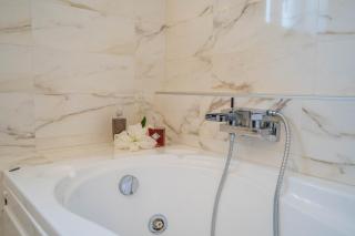 Zinovia's Luxury House - - 3