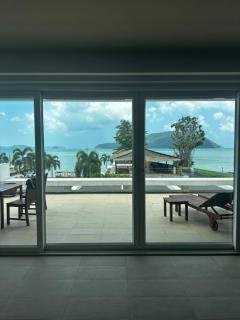 Luxury Beachfront Retreat 5 Stars Resort, Pool and Sea View - 0