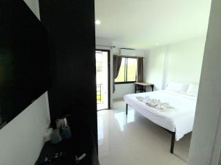Easy Life R6 - Patong Beach - 4
