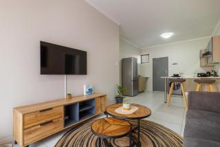 First Floor 2 Beds Premium Suite - Midrand - 7