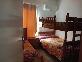 Chic 1BHK 10 min to Mamzar beach - 5