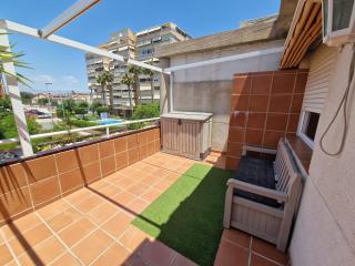 Apartamento con maravillosa terraza a 1 min a pie de la Playa de la Albufera Incluye wifi aire acondicionado y parking - Alicante - 1