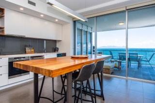 Luxury Oceanview Escape - Nelly Bay - 8