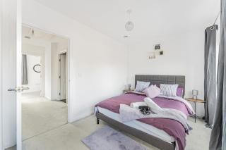 Luxury 2BR minutes from City and Station - Free Parking, WiFi, Netflix - Dartford - 4