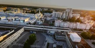 Direct train to Helsinki and airport, near shopping center - Vantaa - 8