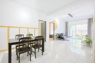 Charming Family Getaway with Home Comforts Clover Home 2-23A - 0