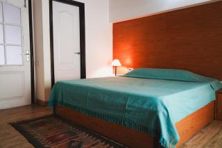 Lake Vista 2bhk close to Mall Road Mellow - 3