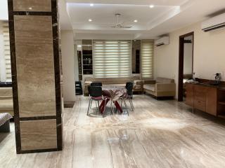 Bluebonnets Hotel - Indore - 7