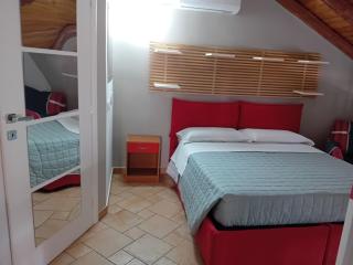 Casa Happy - La mansarda del sorriso con parcheggio privato a Valcorrente - Catania - 2