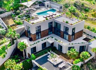 Mansion with sea and rocks view, housekeeper, breakfast - Bitez - 9