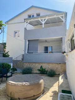 LuMar Holidays and Apartments - Preko - 9