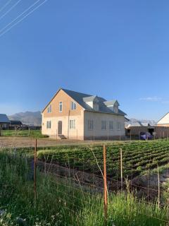 Omurbek Guesthouse - 0