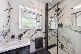 Stylish & Spacious 3 Bedroom Apartment with Large Private Garden - Londra - 9