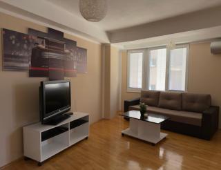Dimelia Rentals - 8