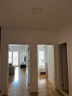 Central Luxury Apartment - 9