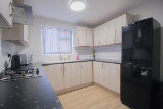 Budget Modern Room in Wolverhampton-Ideal for Work Trips - Coseley - 2