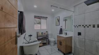 Waveside Haven - East London - 9