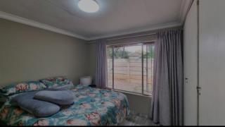 Waveside Haven - East London - 7