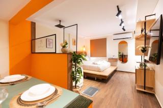 Orange Blossom 5 min Airport Jacuzzi Suite, Massager - Cairo - 7