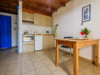 Welcoming Holiday Home in Palaiochora with Balcony - Palaiochóra - 6