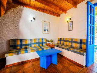 Welcoming Holiday Home in Palaiochora with Balcony - Palaiochóra - 8