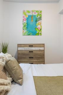 Prime Location Charming 4BR in Downtown MTL - Montréal - 3