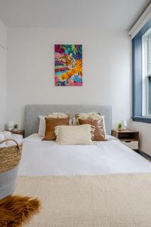 Prime Location Charming 4BR in Downtown MTL - Montréal - 4