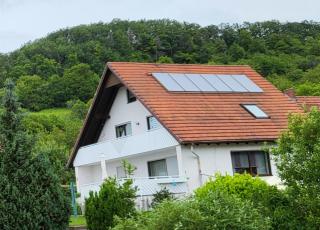 Ferienhaus Meisenglück - Ihr großes und komfortables Ferienhaus in 97633 Sulzfeld-Leinach - Leinach - 0