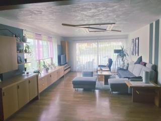 Ferienhaus Meisenglück - Ihr großes und komfortables Ferienhaus in 97633 Sulzfeld-Leinach - Leinach - 3