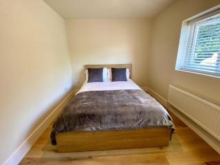 Luxury 5 Bedrooms House in Milton Keynes - Milton Keynes - 5