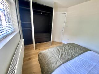 Luxury 5 Bedrooms House in Milton Keynes - Milton Keynes - 3