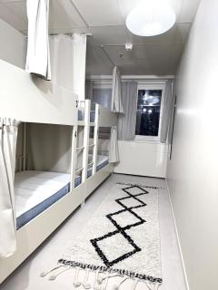 Shared 6 Bed Mixed Dorm Room - Estocolmo - 7